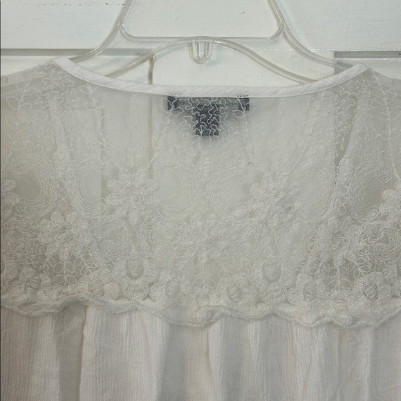 American Eagle Womens Cream Lace Blouse Bell Sleeves Lace Cuffs Boho Fairy Femme - Picture 9 of 16